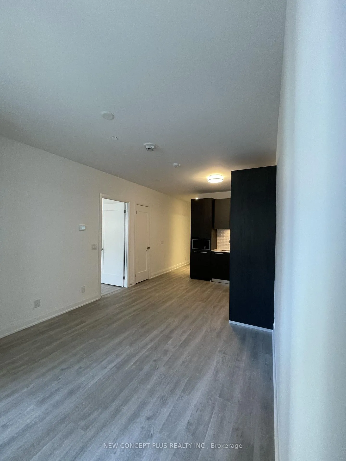Photo 7 of Unit 403, 65 Broadway Avenue, Toronto, Mount Pleasant West — HOMEH