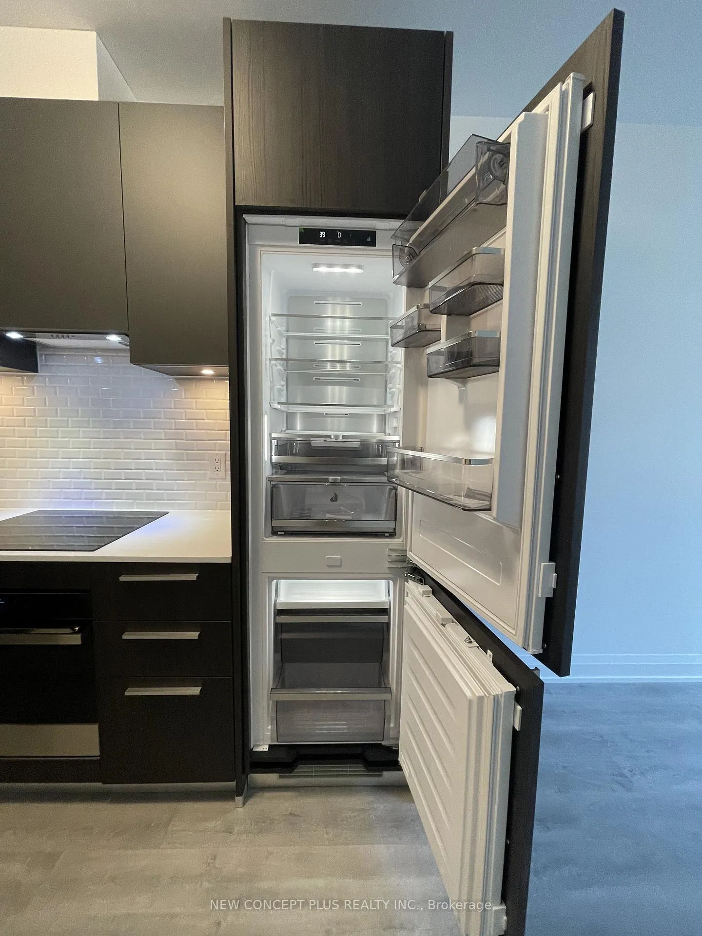 Photo 12 of Unit 403, 65 Broadway Avenue, Toronto, Mount Pleasant West — HOMEH