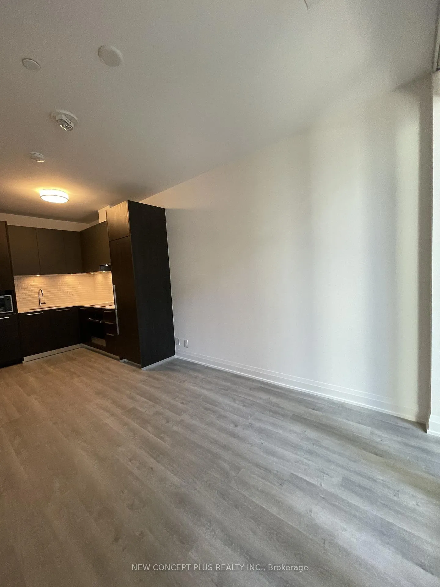 Photo 14 of Unit 403, 65 Broadway Avenue, Toronto, Mount Pleasant West — HOMEH
