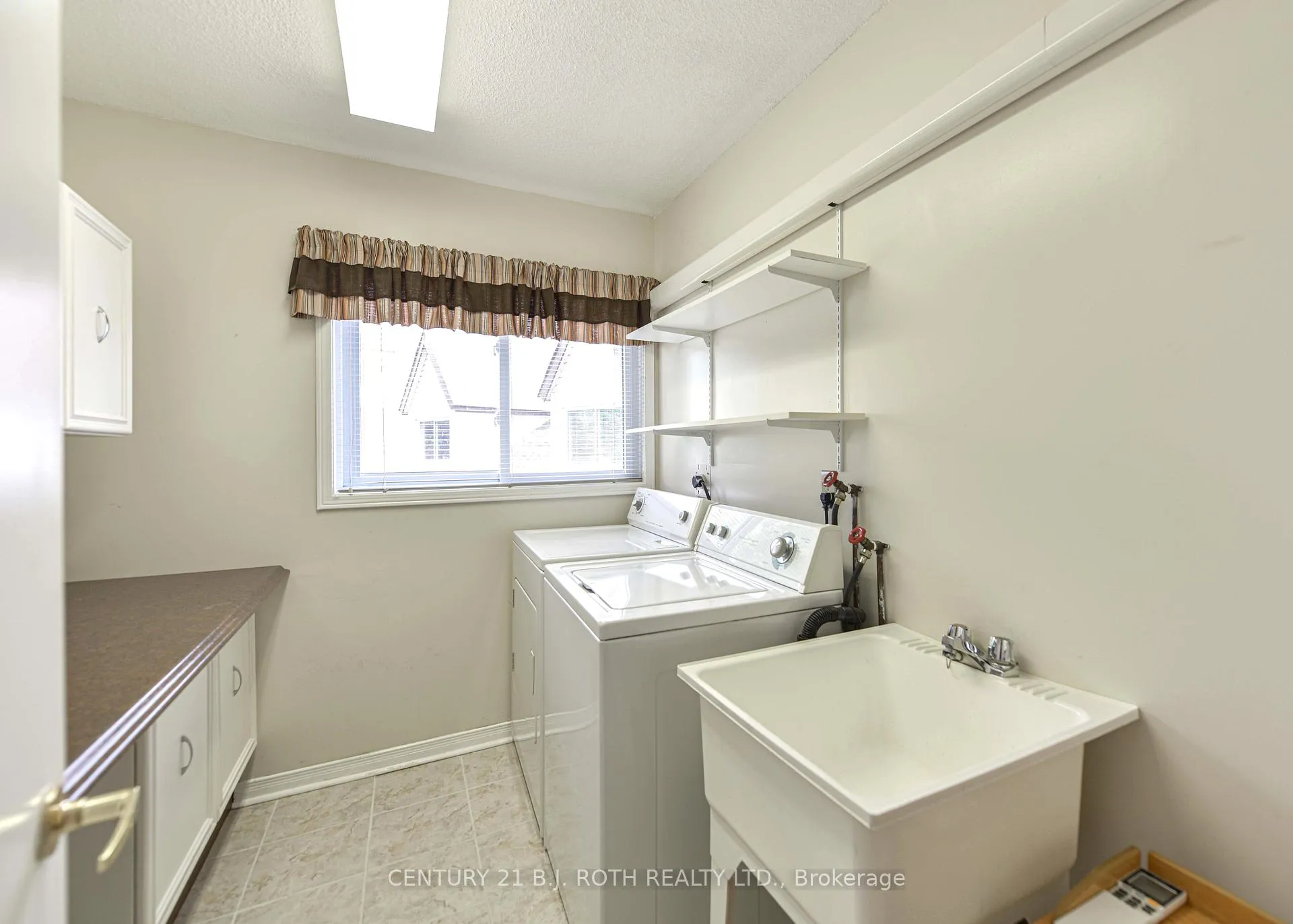 Photo 13 of Unit 18, 71 Laguna Parkway, Ramara, Brechin — HOMEH