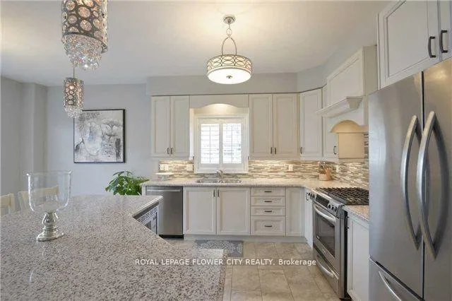 Photo 7 of 176 Medici Lane, Hamilton, Carpenter — HOMEH