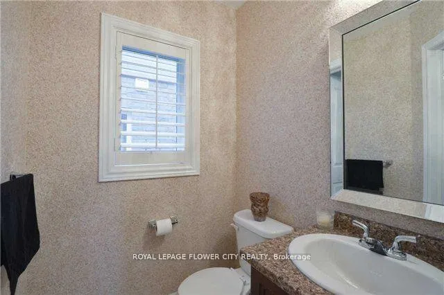 Photo 9 of 176 Medici Lane, Hamilton, Carpenter — HOMEH