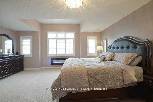 Photo 12 of 176 Medici Lane, Hamilton, Carpenter — HOMEH