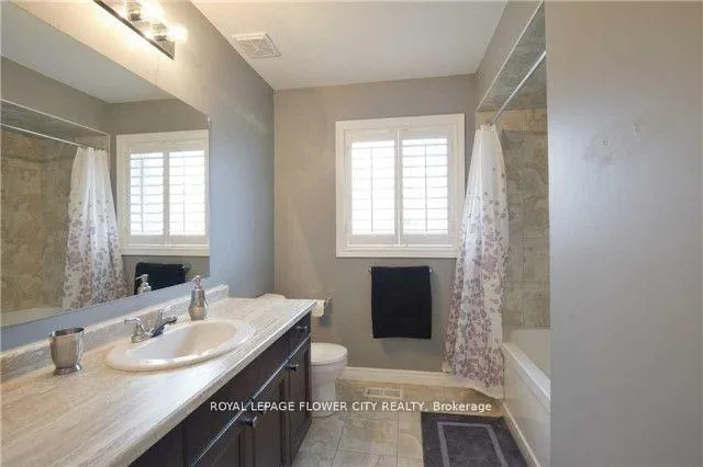 Photo 17 of 176 Medici Lane, Hamilton, Carpenter — HOMEH