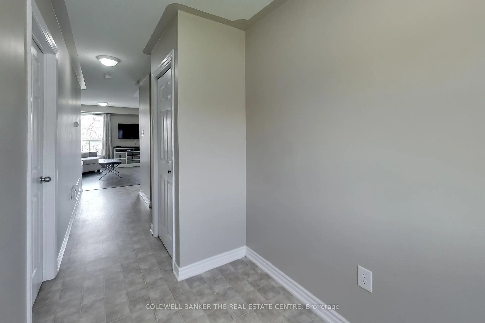 Photo 2 of 24 Michelle Drive, Orillia — HOMEH