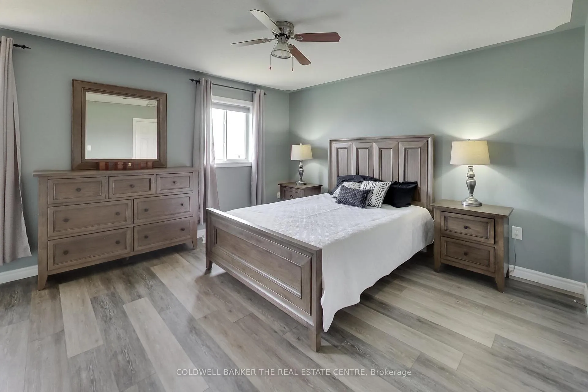 Photo 9 of 24 Michelle Drive, Orillia — HOMEH