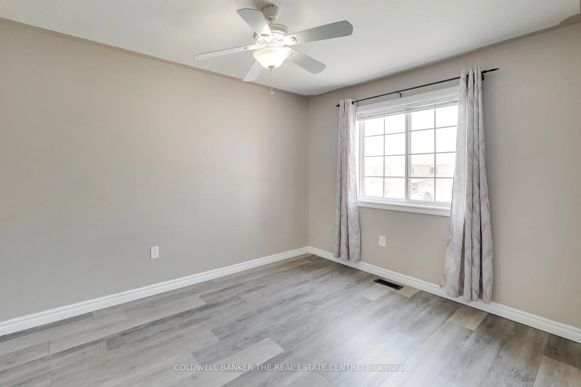 Photo 14 of 24 Michelle Drive, Orillia — HOMEH