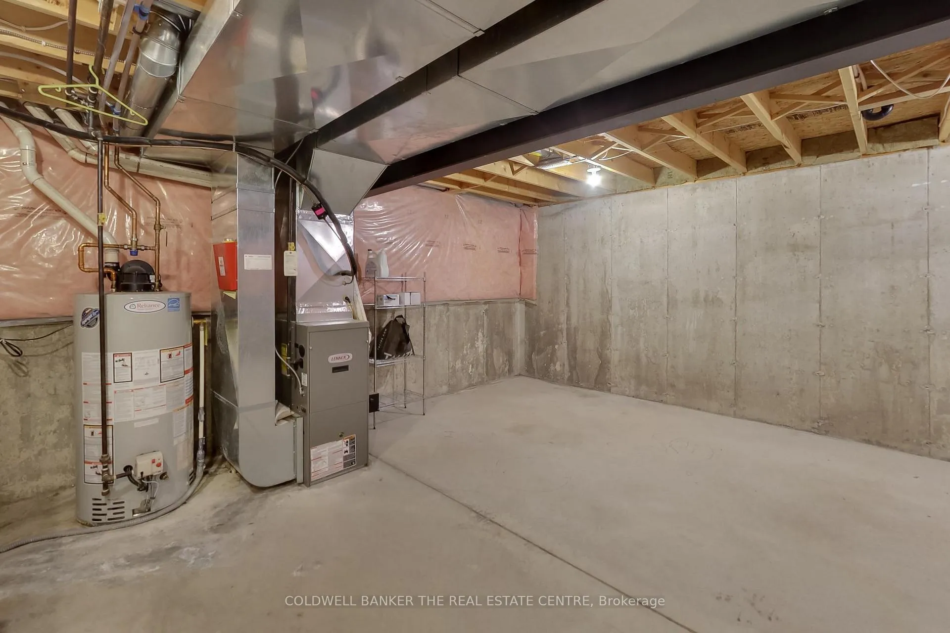 Photo 16 of 24 Michelle Drive, Orillia — HOMEH