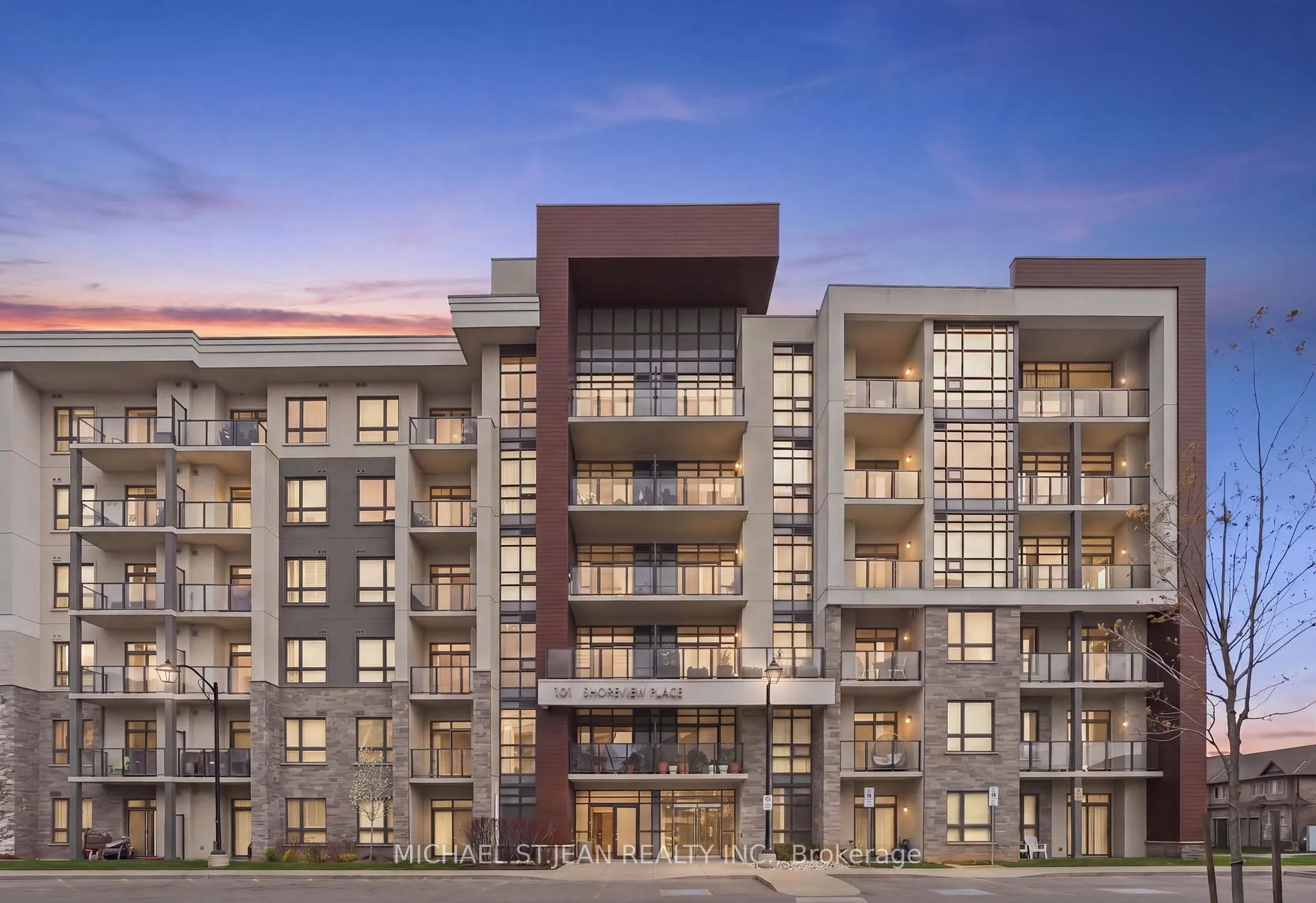 Front of 101 Shoreview Place
