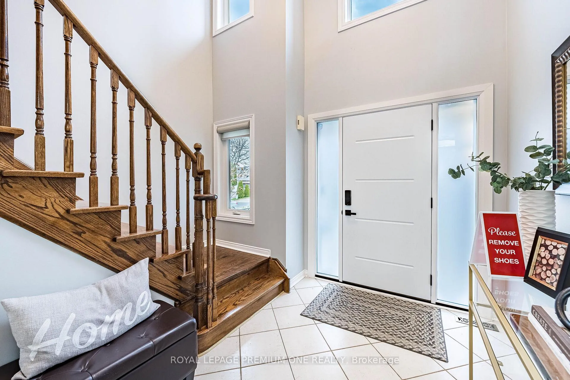 Photo 6 of 109 Kirkbride Crescent, Vaughan, Maple — HOMEH