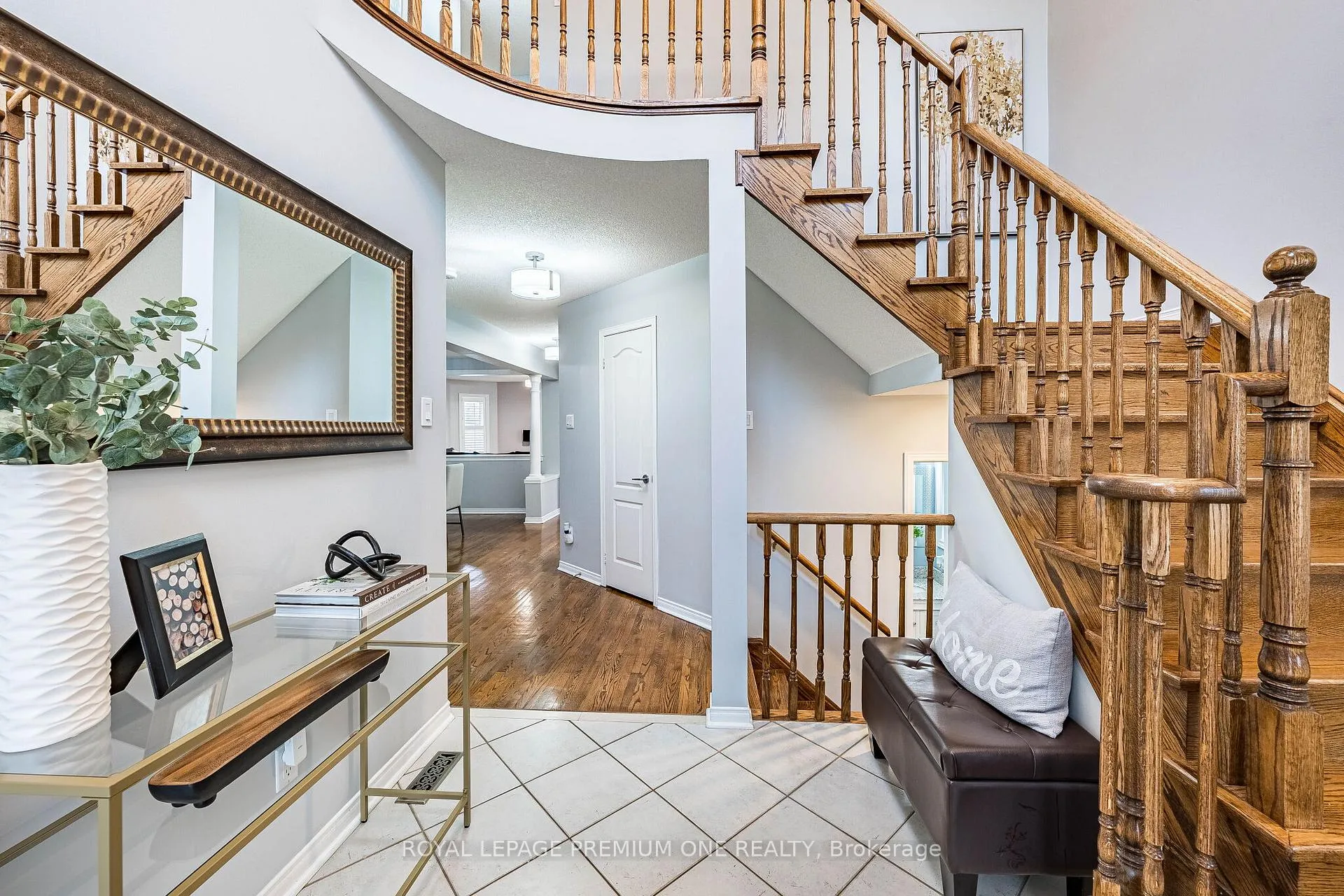 Photo 7 of 109 Kirkbride Crescent, Vaughan, Maple — HOMEH