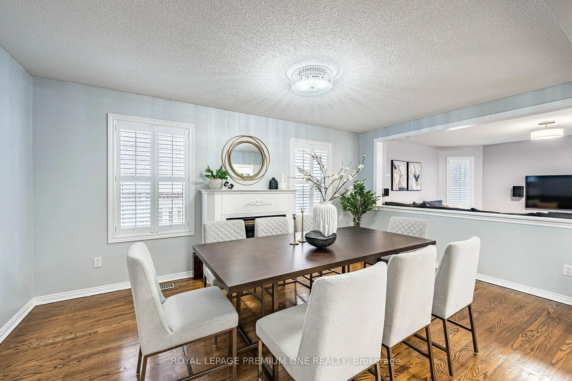 Photo 8 of 109 Kirkbride Crescent, Vaughan, Maple — HOMEH