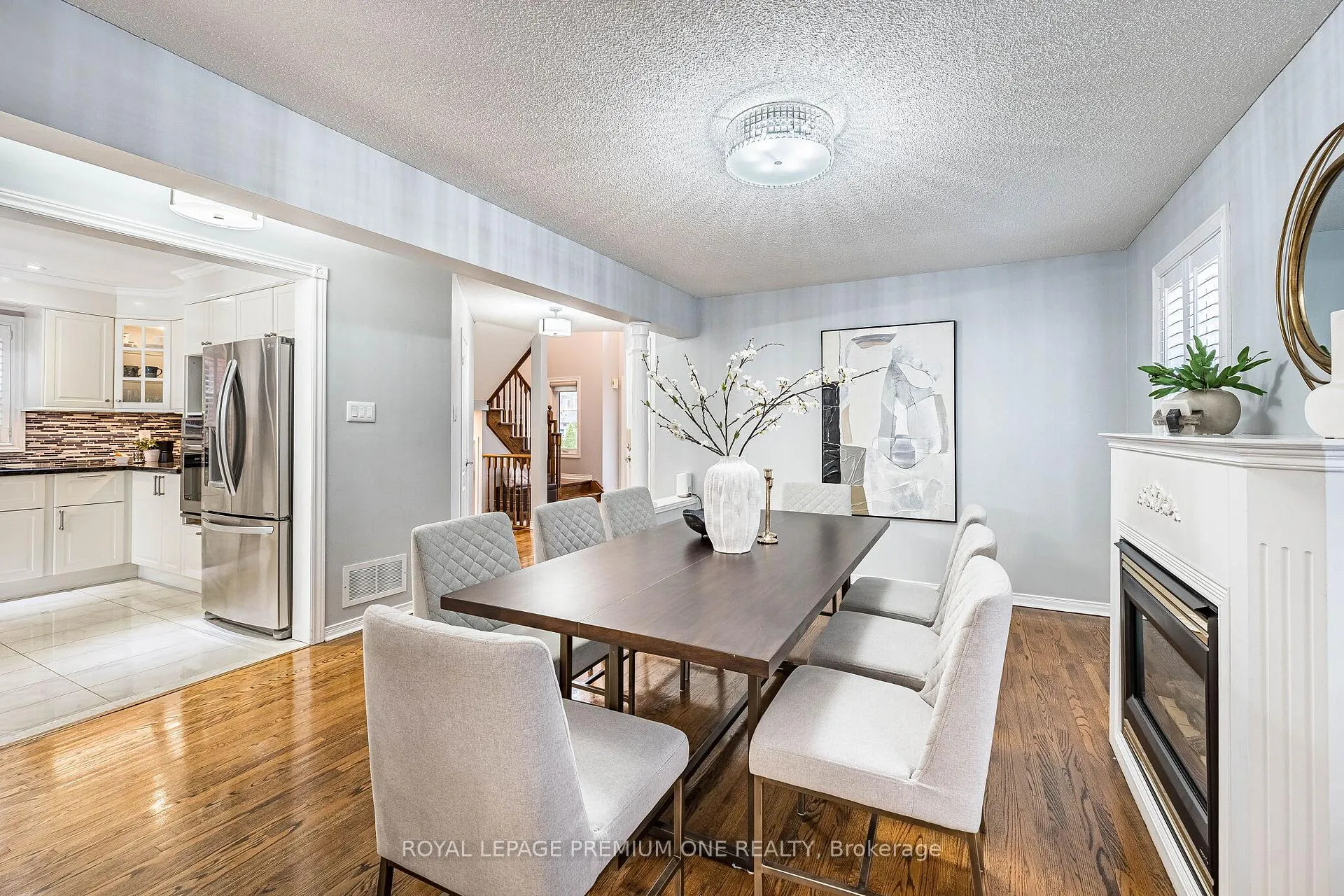 Photo 10 of 109 Kirkbride Crescent, Vaughan, Maple — HOMEH