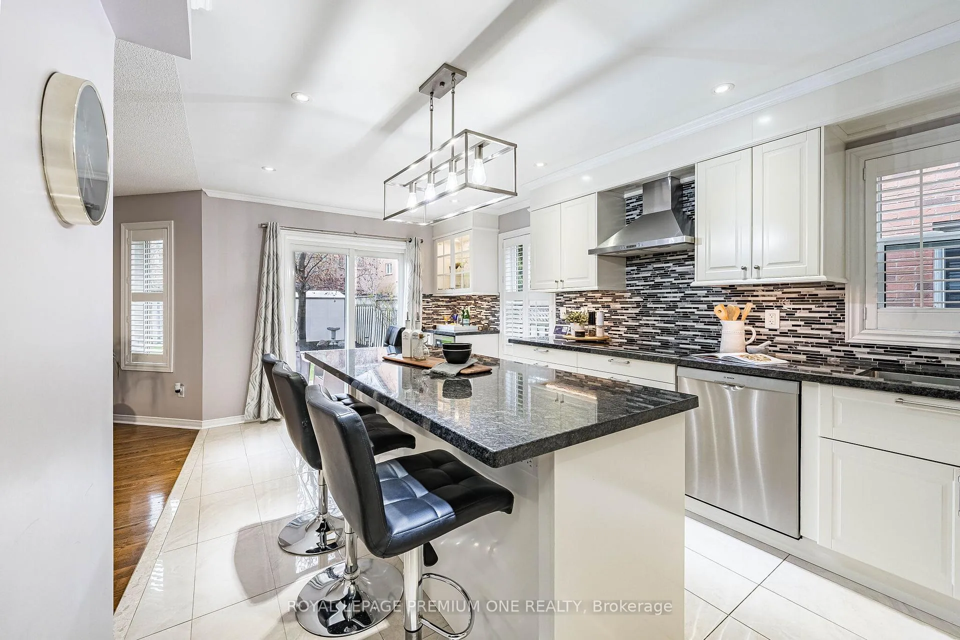 Photo 11 of 109 Kirkbride Crescent, Vaughan, Maple — HOMEH