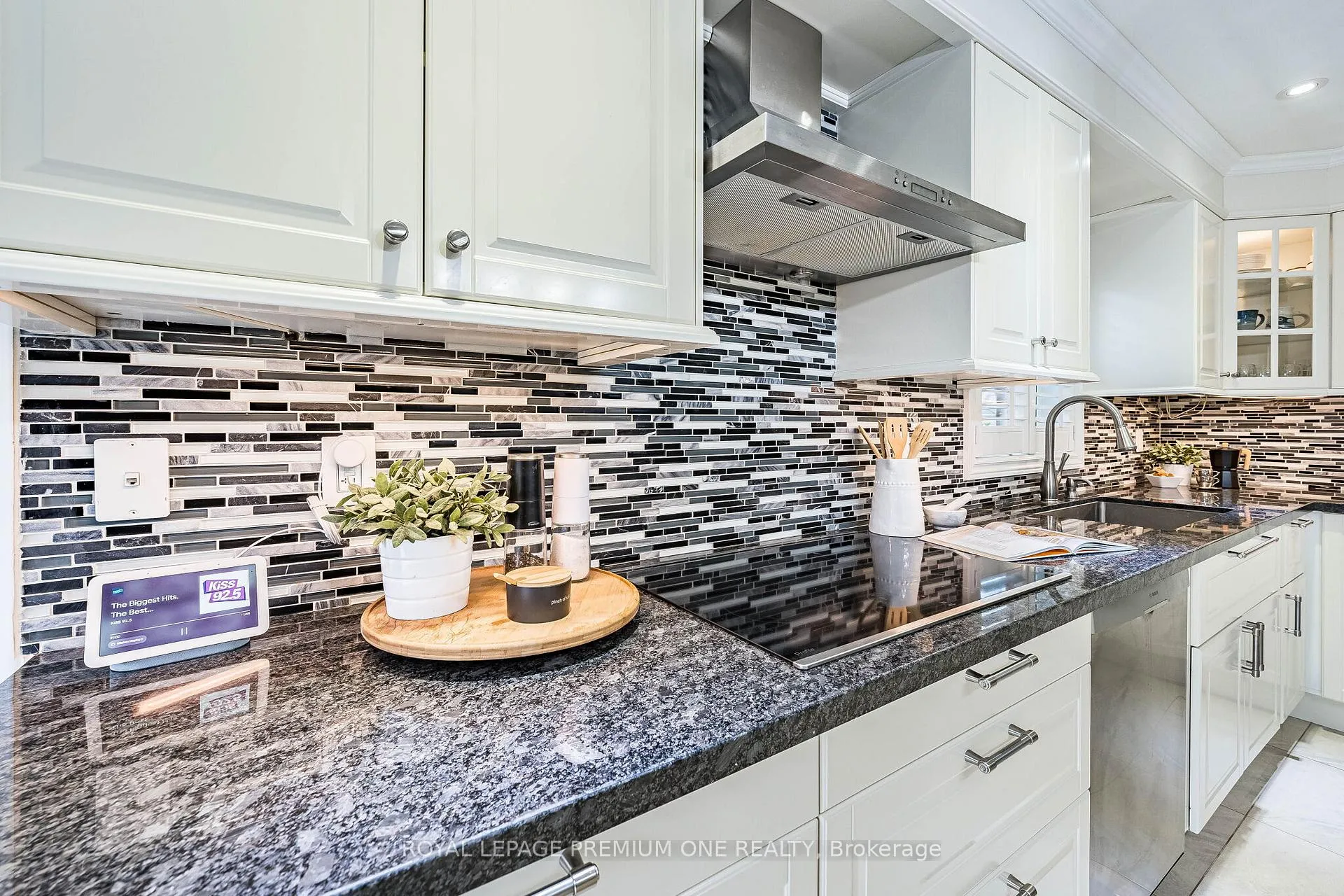 Photo 15 of 109 Kirkbride Crescent, Vaughan, Maple — HOMEH