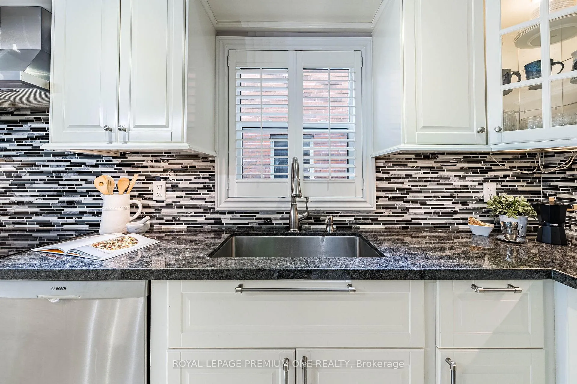 Photo 16 of 109 Kirkbride Crescent, Vaughan, Maple — HOMEH