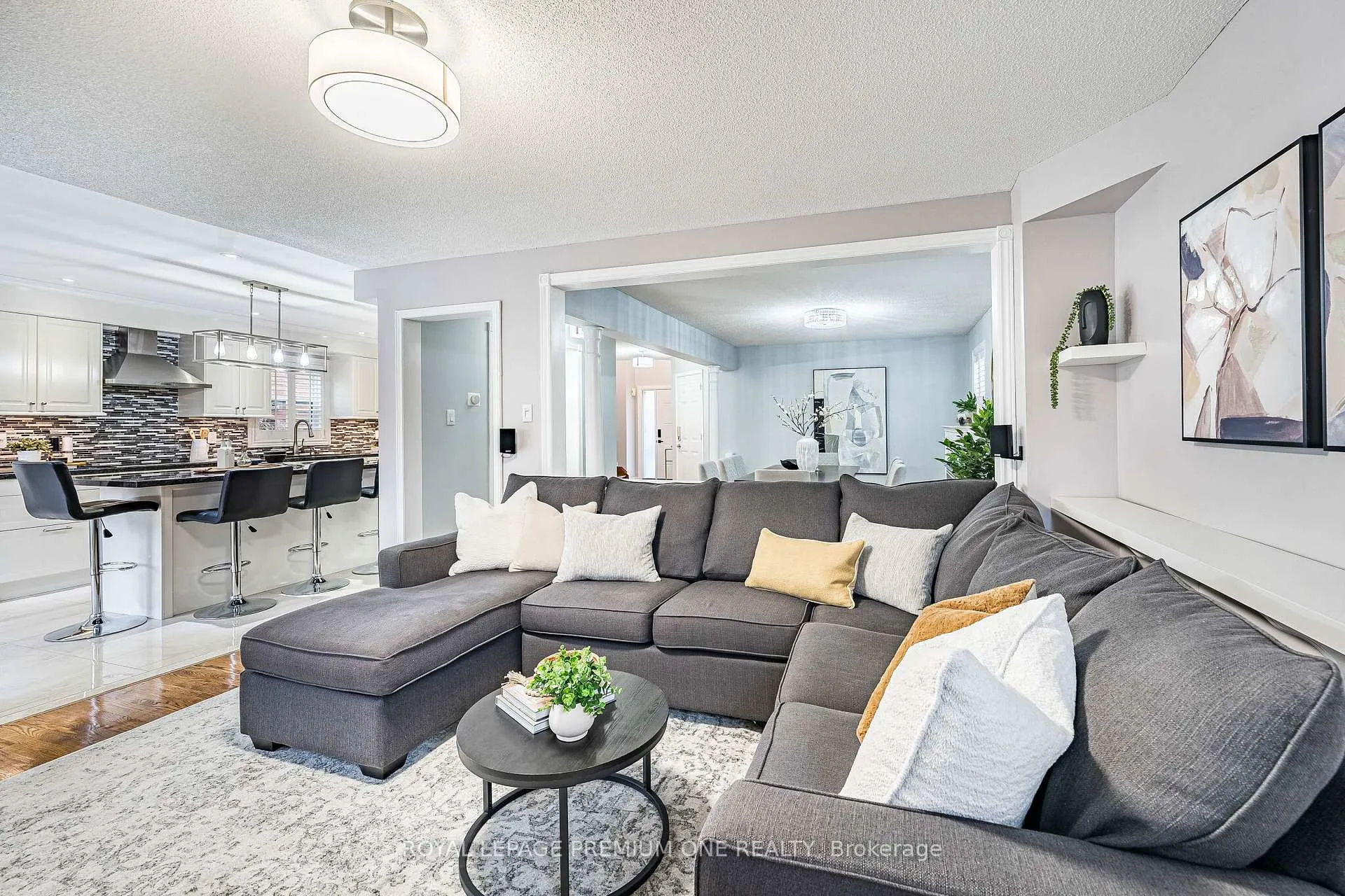 Photo 19 of 109 Kirkbride Crescent, Vaughan, Maple — HOMEH