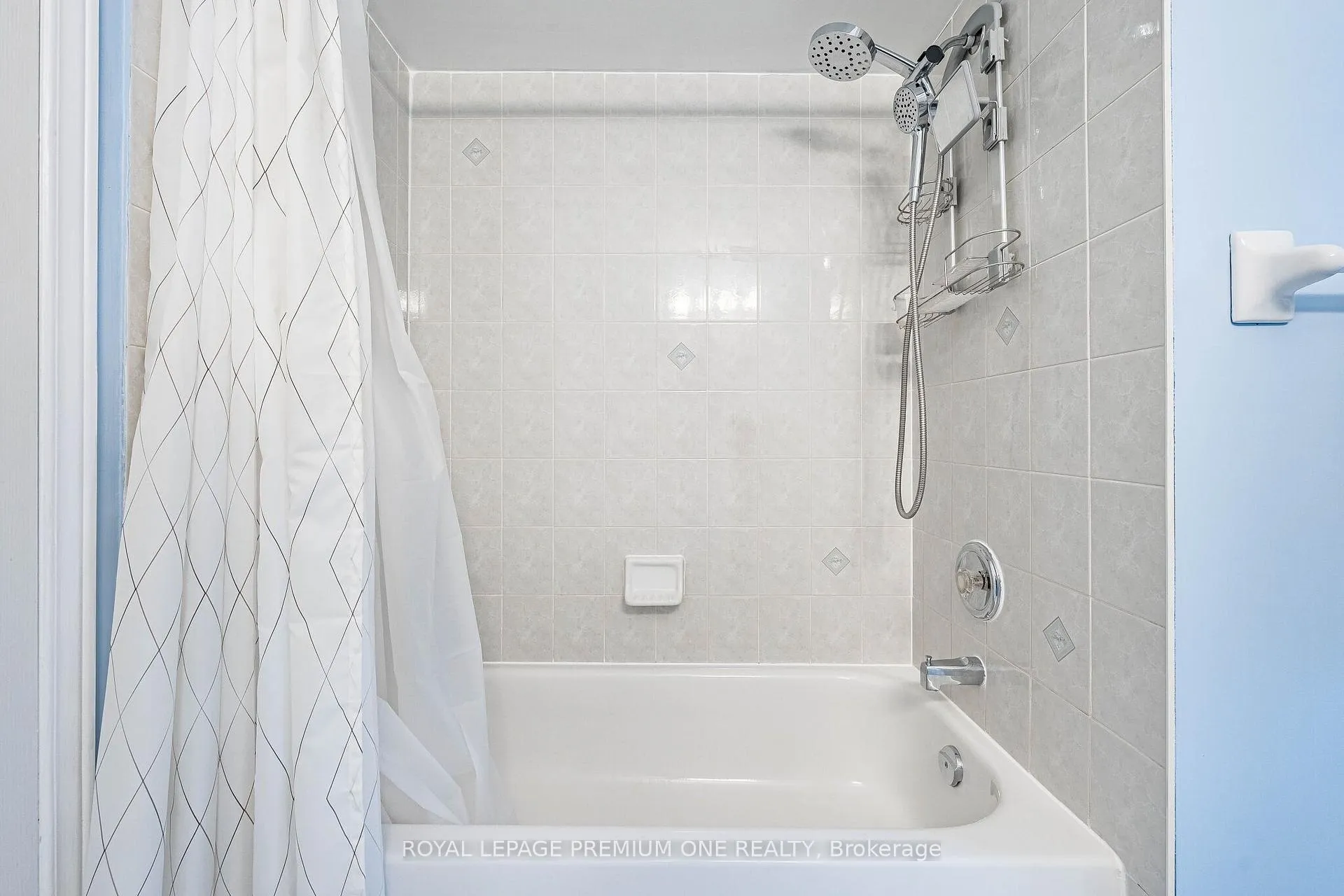 Photo 29 of 109 Kirkbride Crescent, Vaughan, Maple — HOMEH