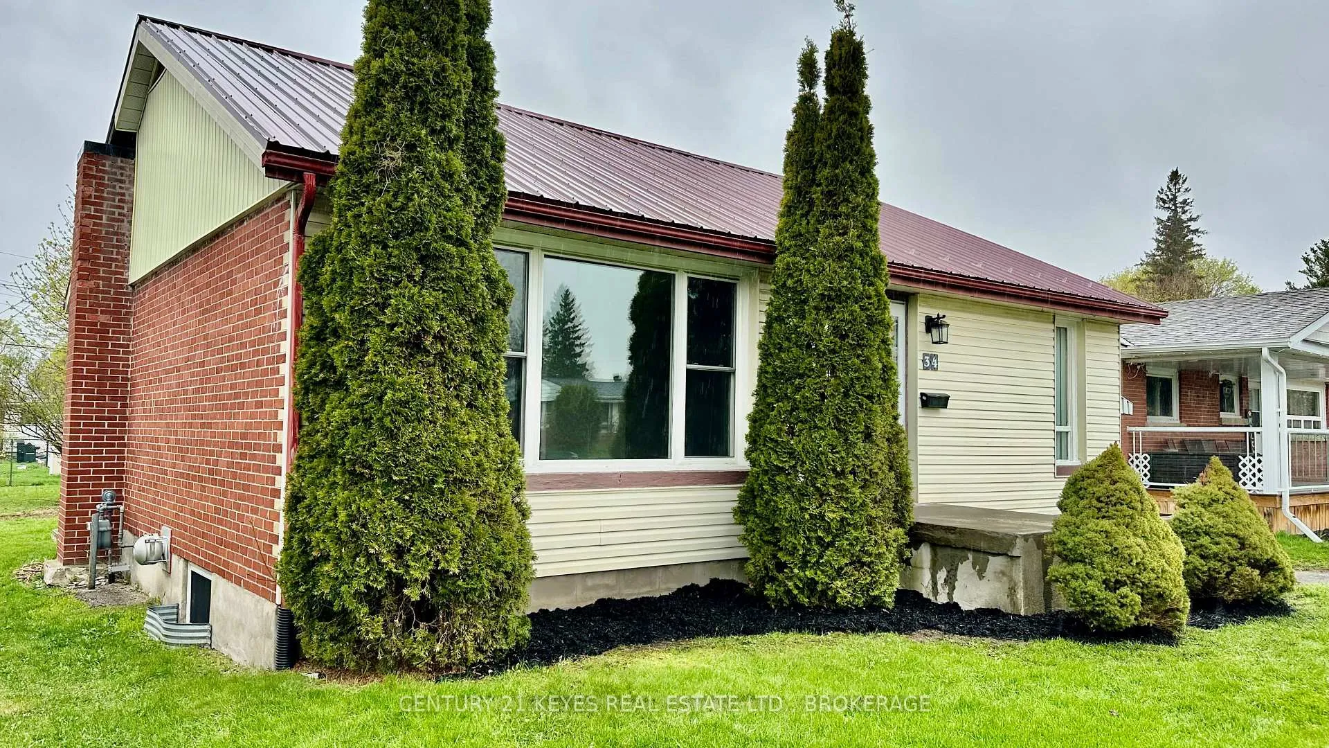 Photo 1 of 34 Salisbury Avenue, Brockville — HOMEH