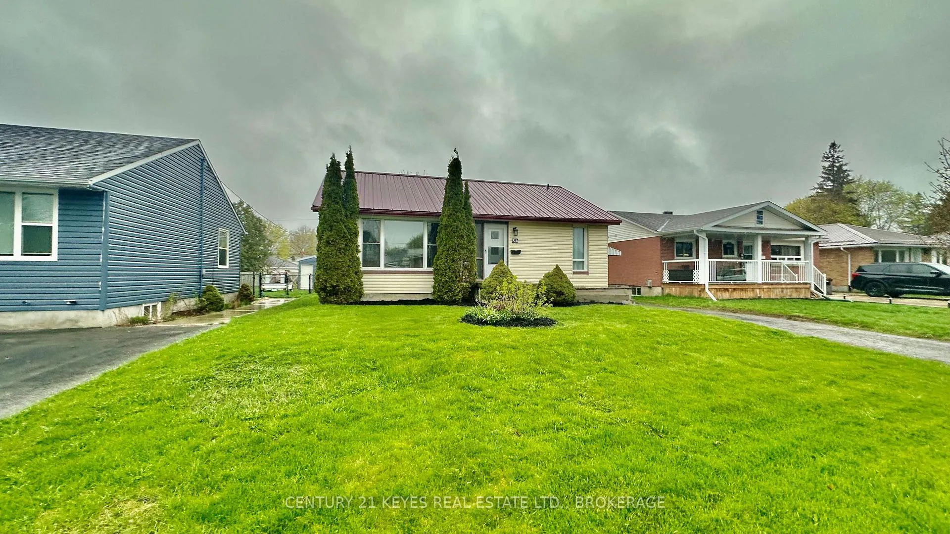 Photo 3 of 34 Salisbury Avenue, Brockville — HOMEH