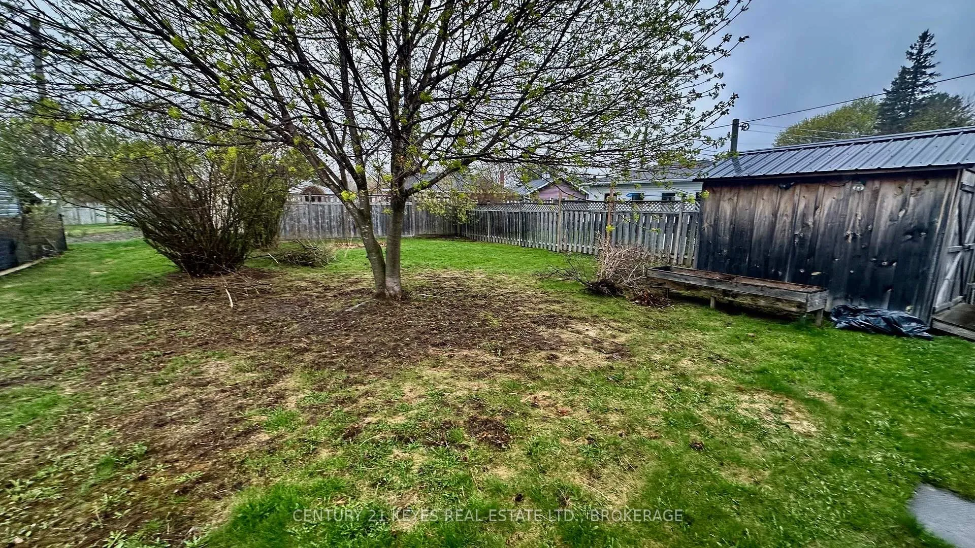 Photo 13 of 34 Salisbury Avenue, Brockville — HOMEH