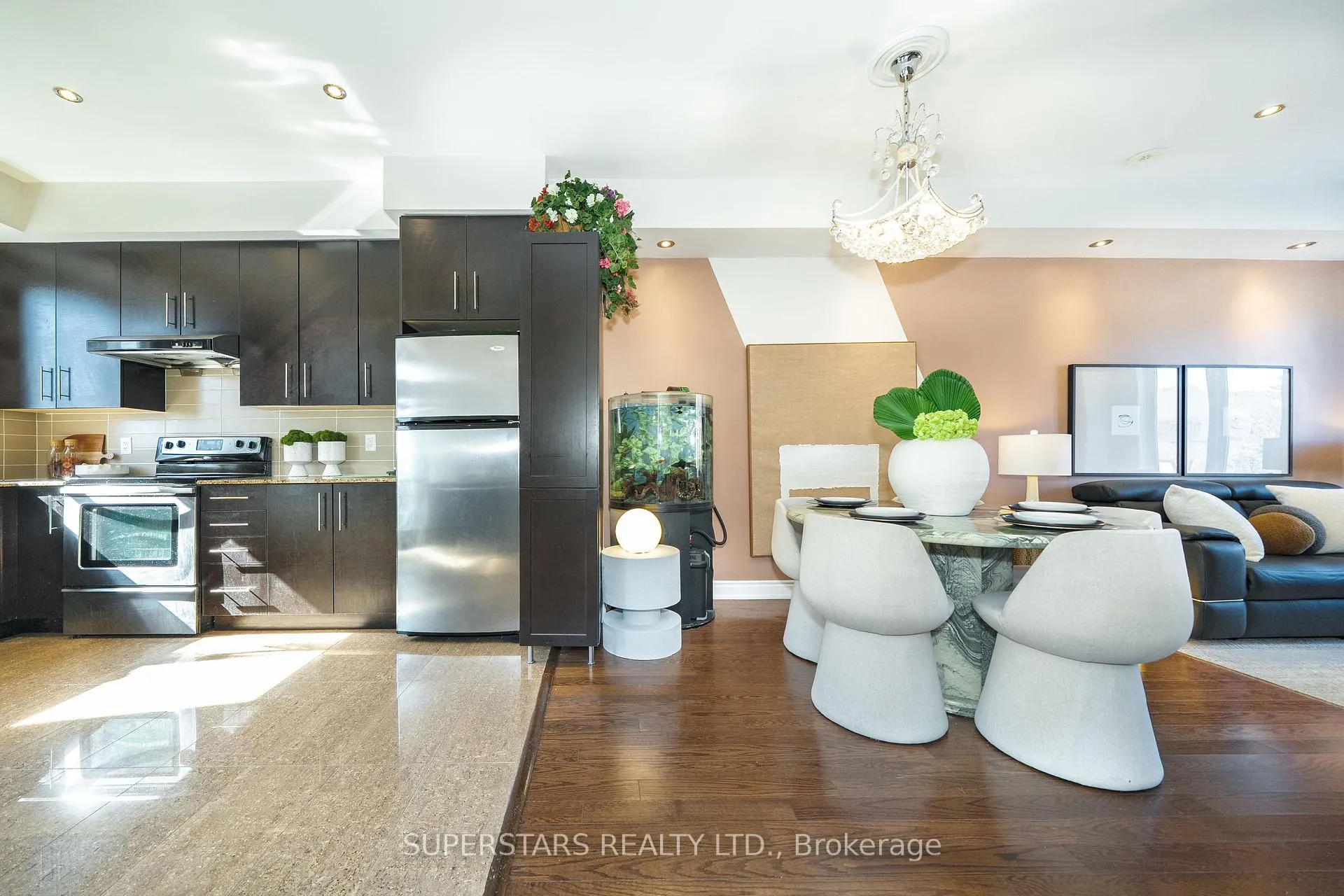 Photo 9 of 261 South Park Road, Markham, Commerce Valley — HOMEH