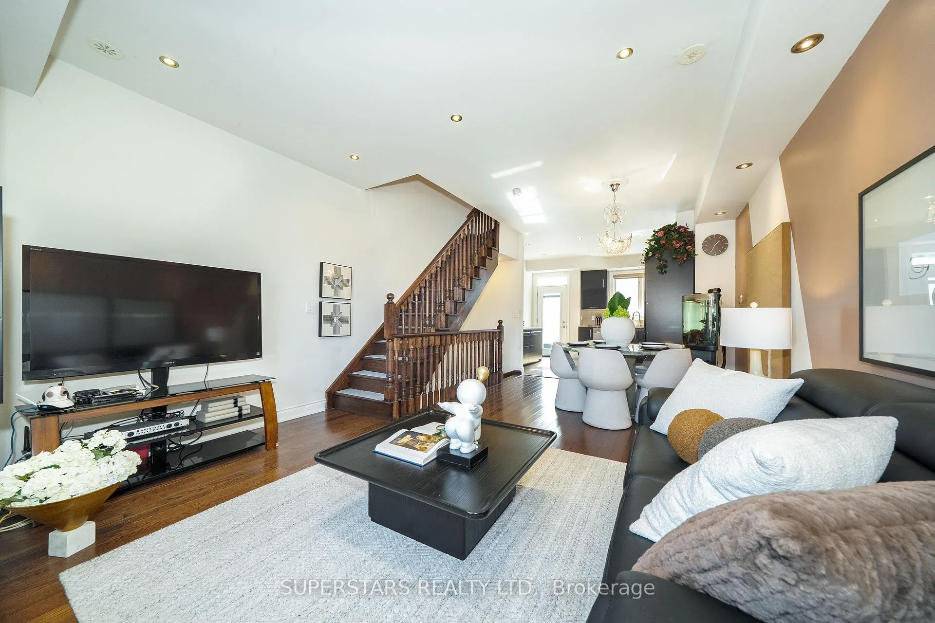 Photo 16 of 261 South Park Road, Markham, Commerce Valley — HOMEH