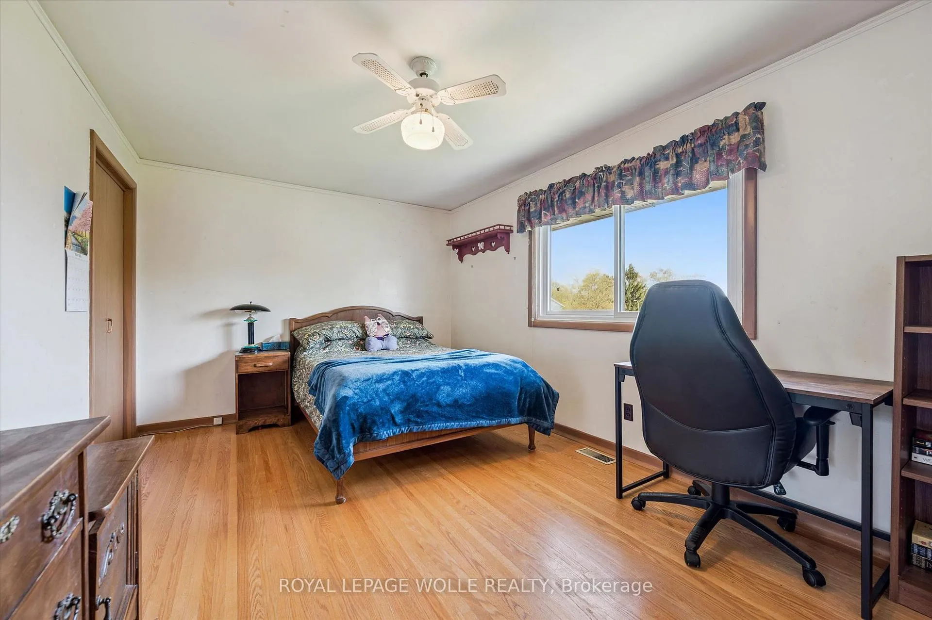 Photo 22 of 39 Charlotte Crescent, Kitchener — HOMEH