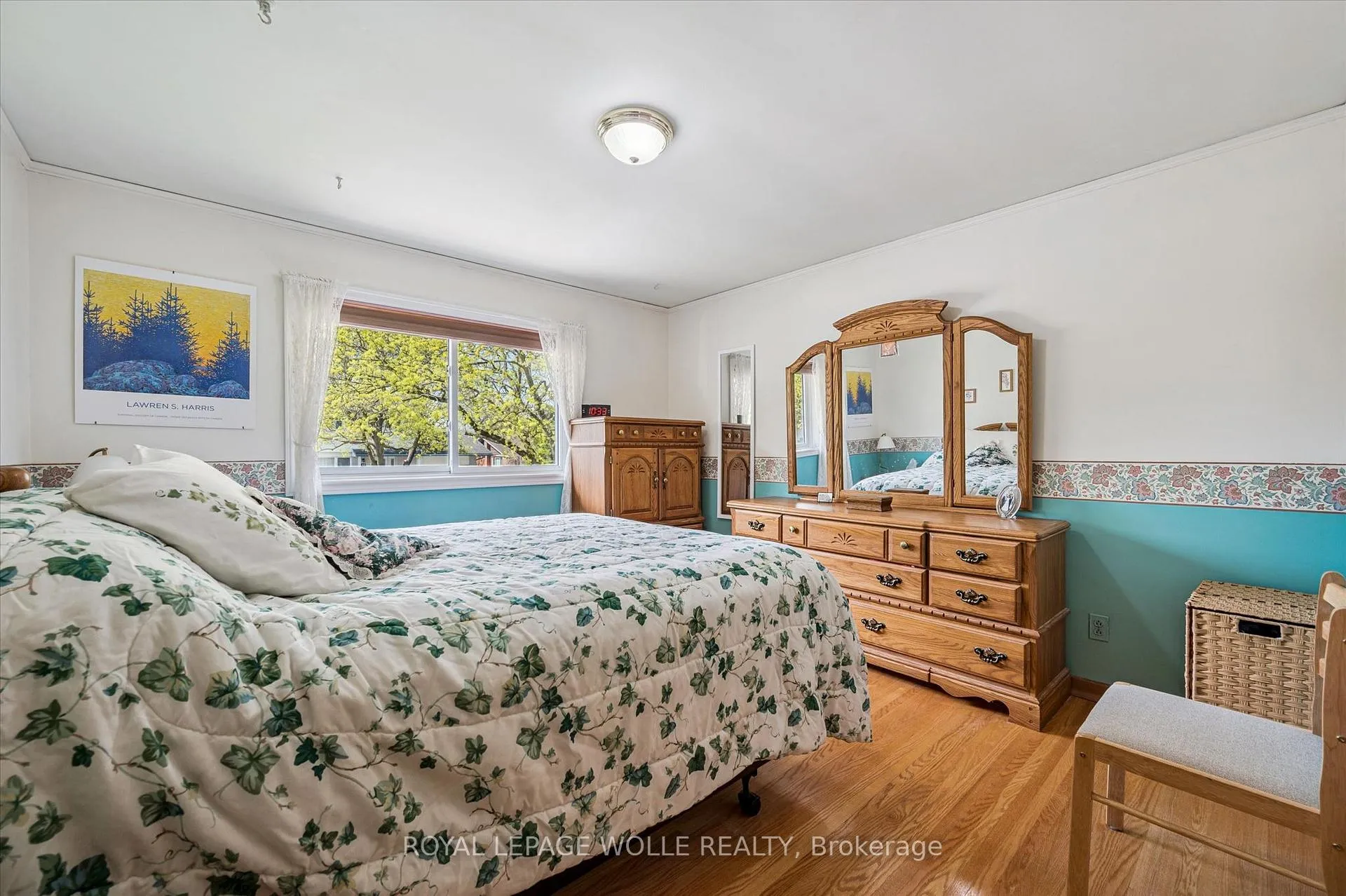 Photo 24 of 39 Charlotte Crescent, Kitchener — HOMEH