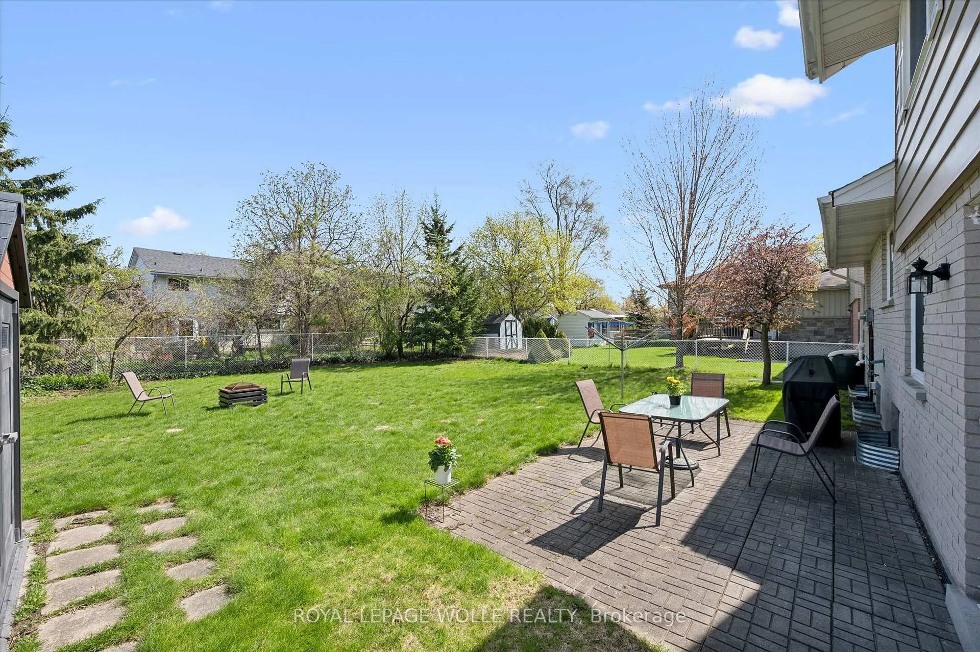 Photo 36 of 39 Charlotte Crescent, Kitchener — HOMEH