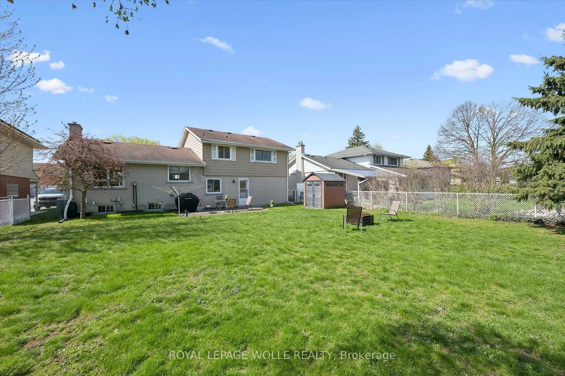 Photo 38 of 39 Charlotte Crescent, Kitchener — HOMEH