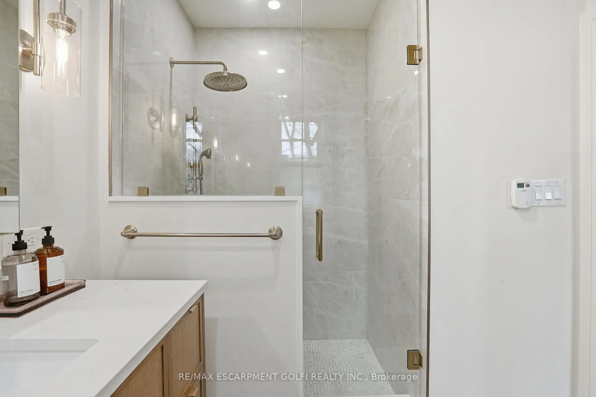 Photo 22 of 18 Inglewood Drive, Hamilton, Durand — HOMEH