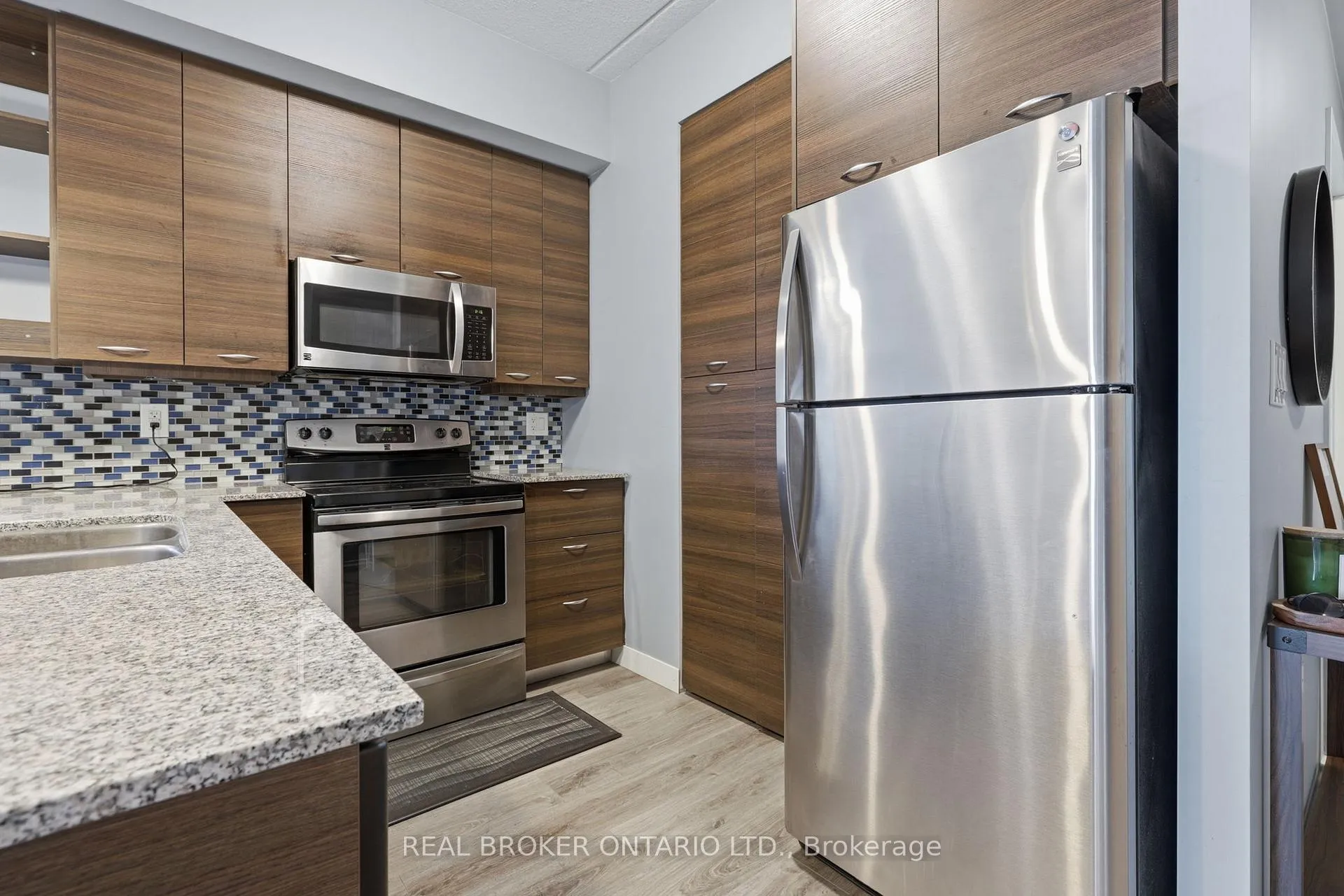 Photo 8 of Unit 1905, 318 Spruce Street, Waterloo, Lakeshore Village — HOMEH
