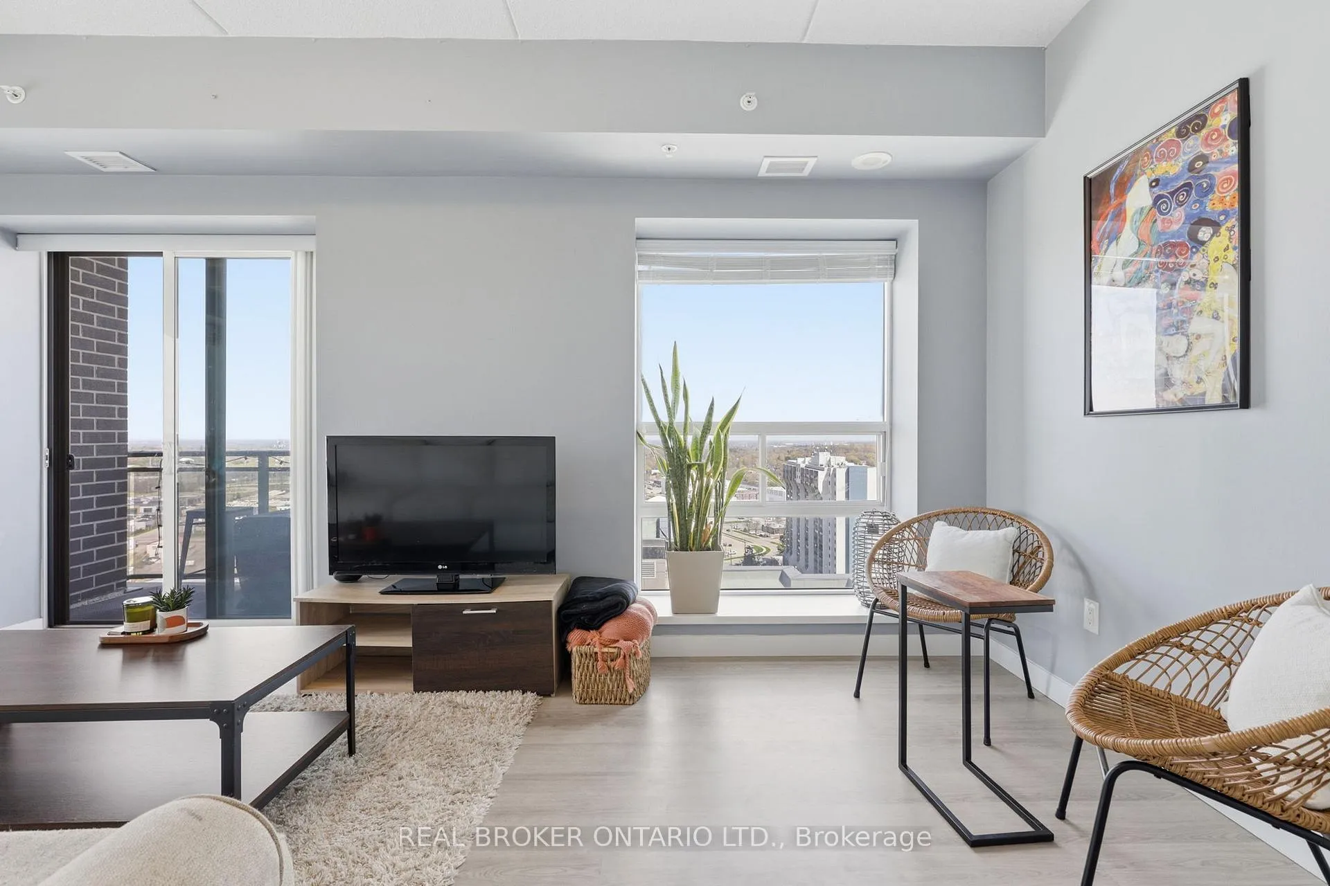Photo 11 of Unit 1905, 318 Spruce Street, Waterloo, Lakeshore Village — HOMEH