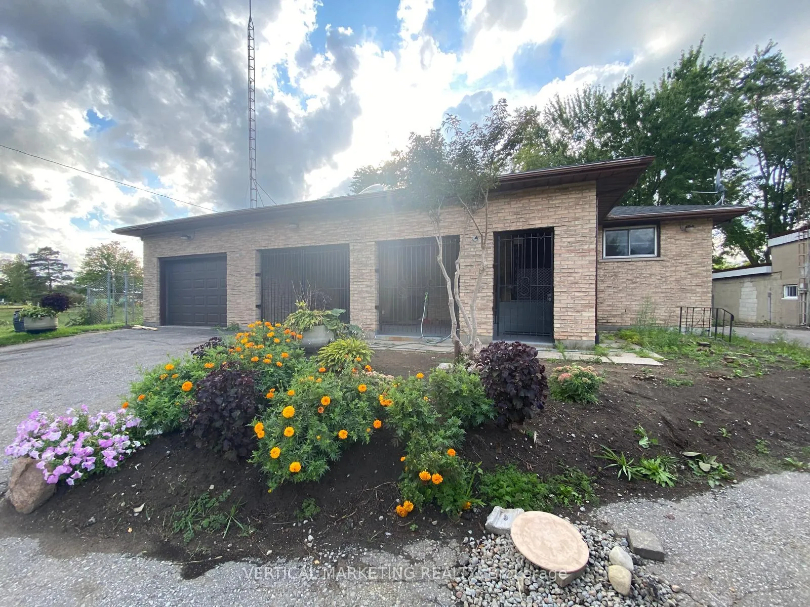 Photo 3 of 17300 Simcoe Street N, Scugog, Port Perry — HOMEH