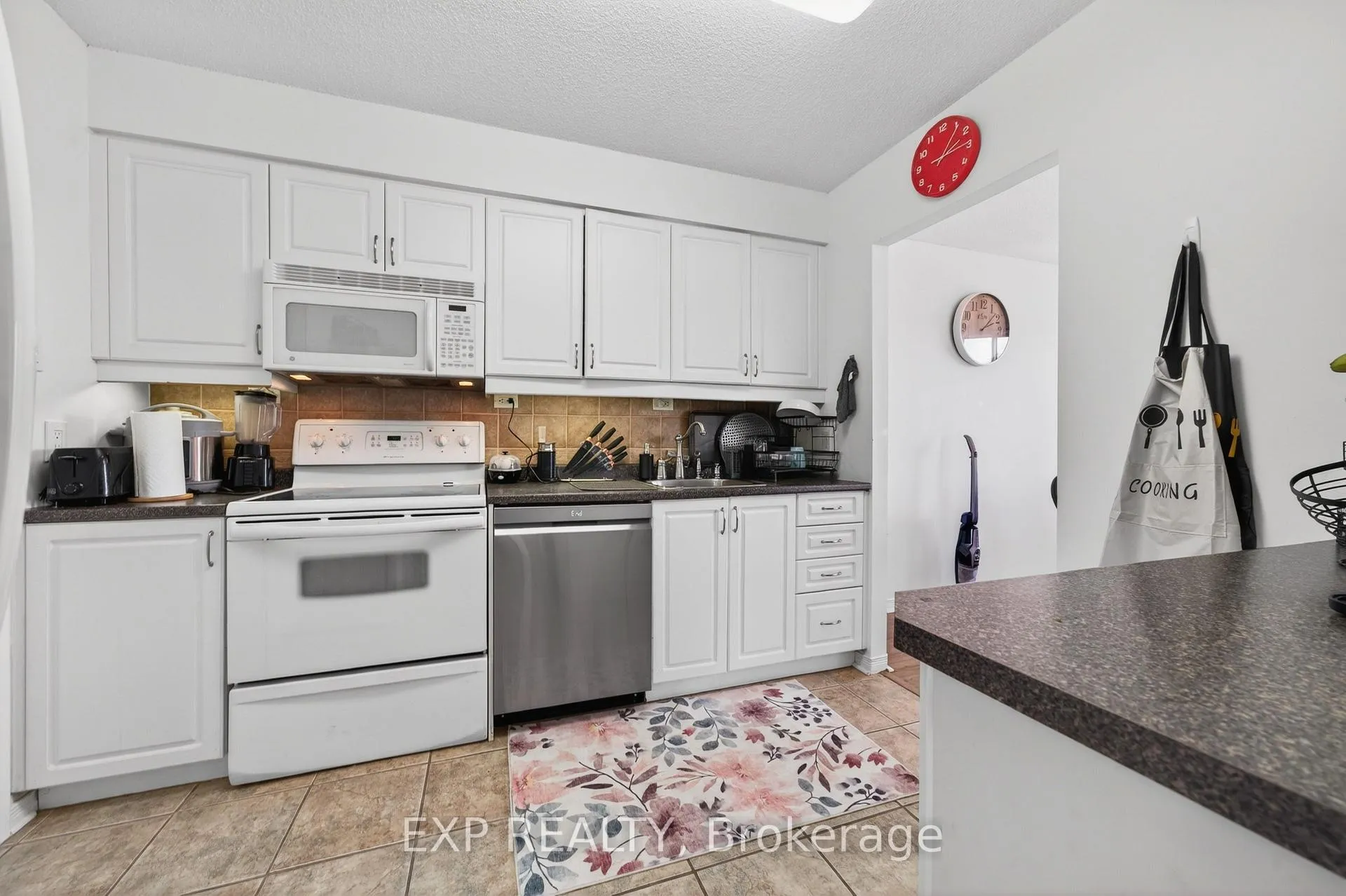 Photo 14 of Unit 605, 225 Alvin Road, Ottawa, Manor Park — HOMEH