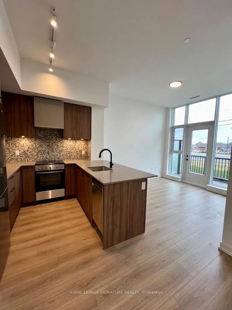 Photo 4 of Unit 109, 10 Lagerfeld Drive, Brampton, Northwest Brampton — HOMEH