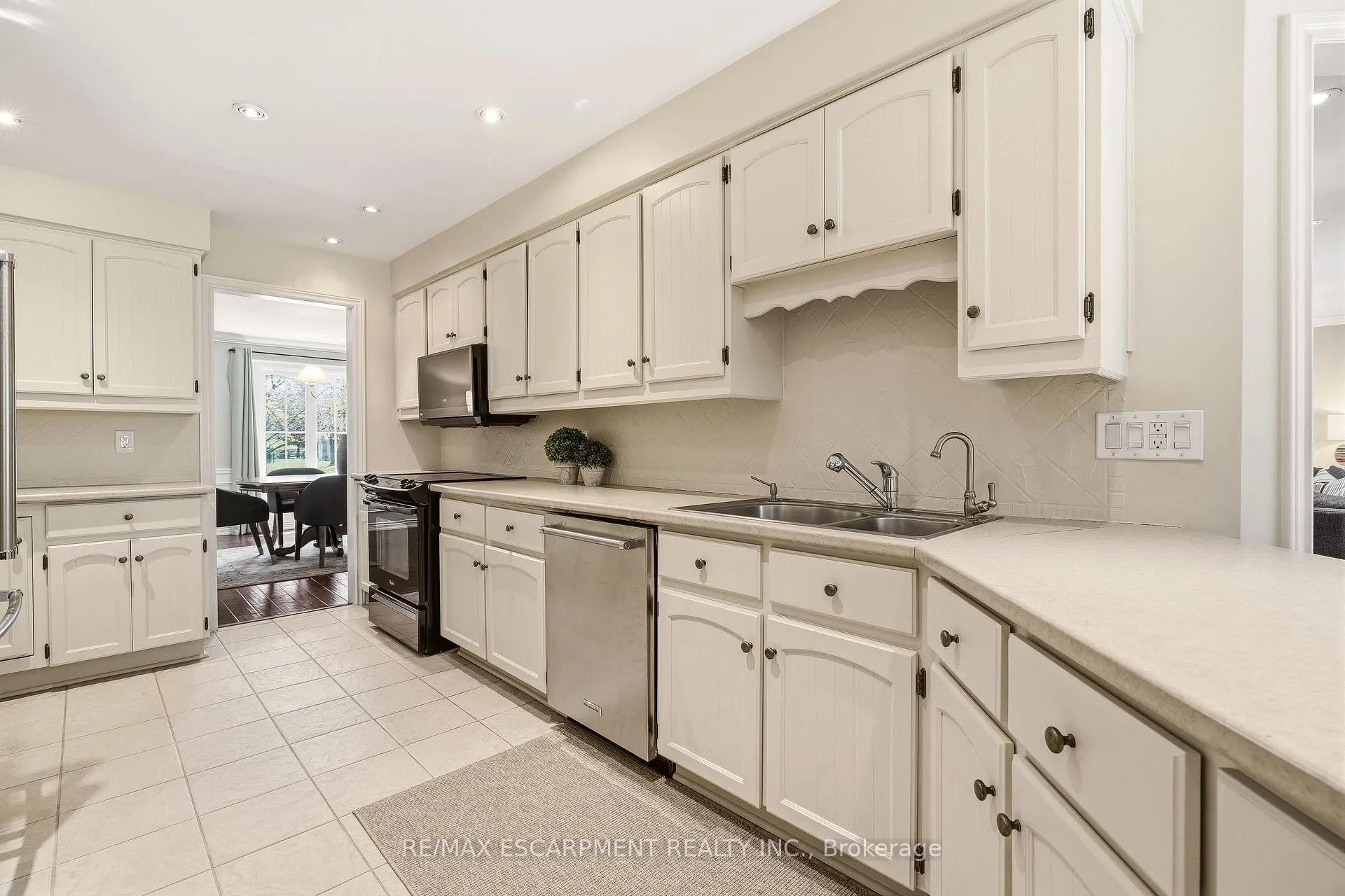 Photo 10 of 54 Acredale Drive, Hamilton, Carlisle — HOMEH