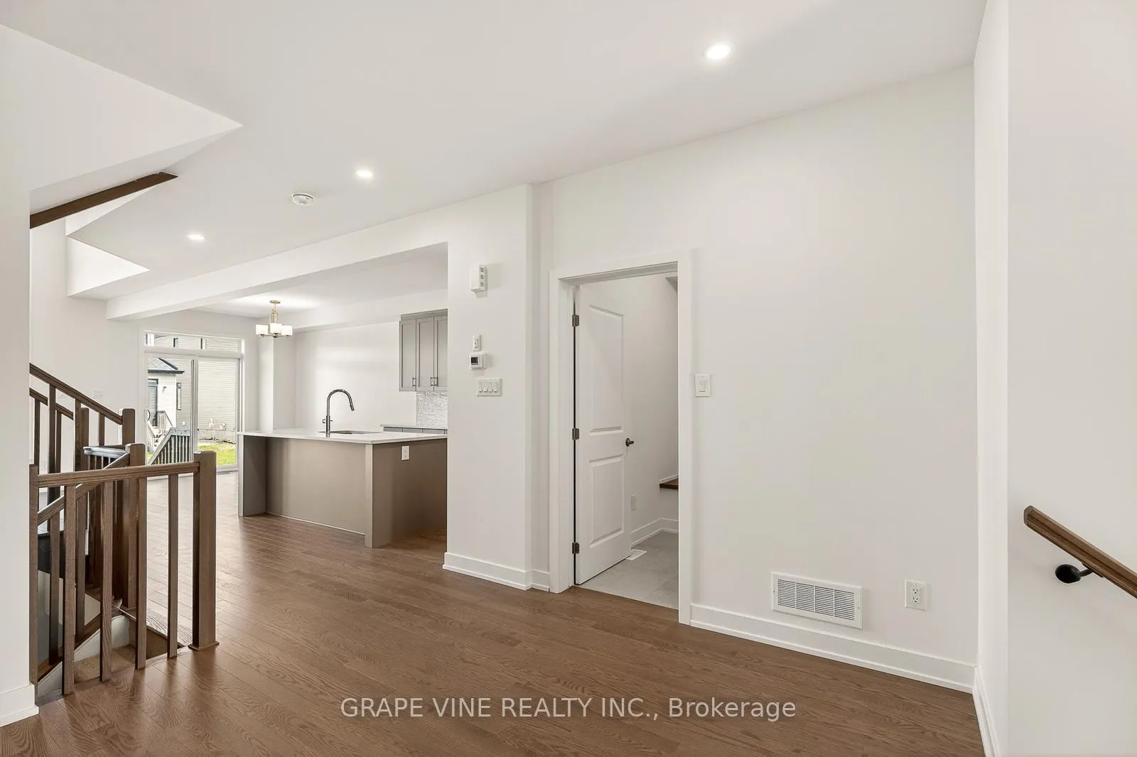 Photo 8 of 79 San Felice Circle, Ottawa, Kanata - Emerald Meadows/Trailwest — HOMEH