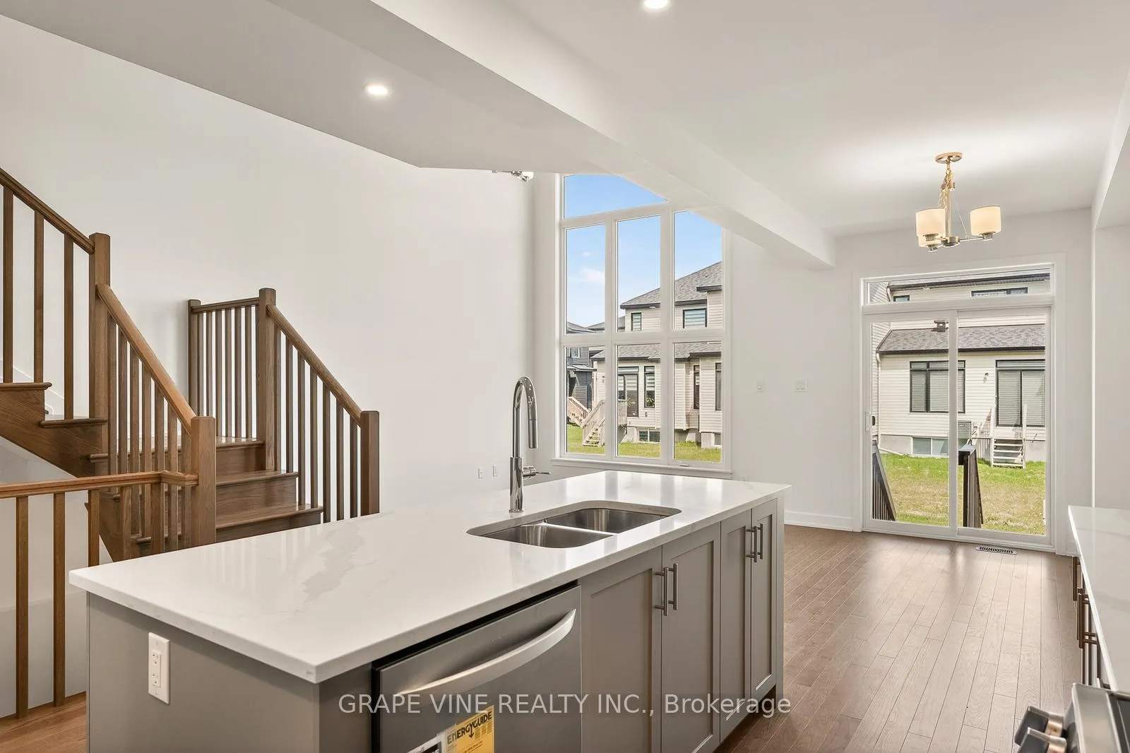 Photo 14 of 79 San Felice Circle, Ottawa, Kanata - Emerald Meadows/Trailwest — HOMEH