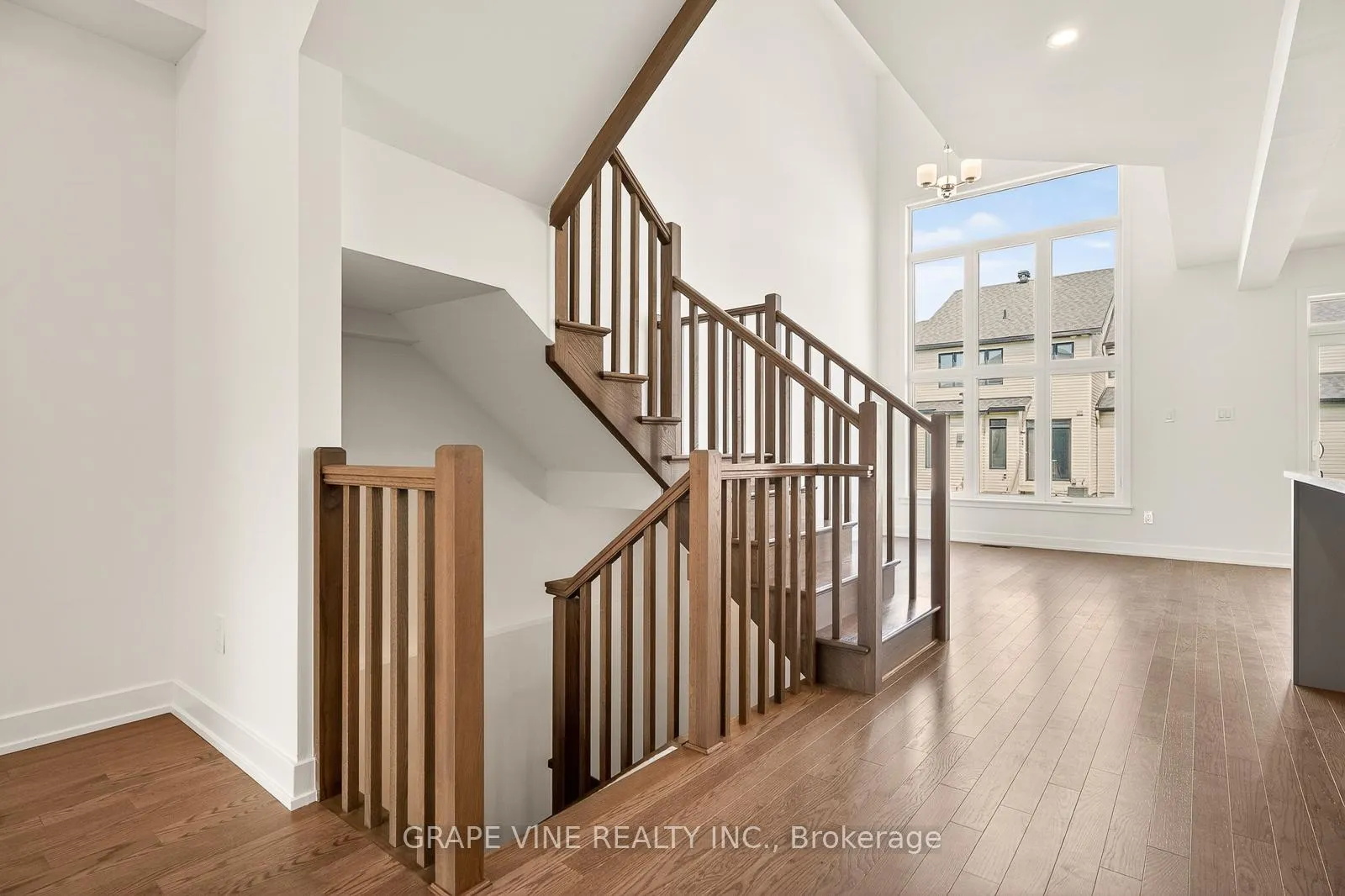 Photo 32 of 79 San Felice Circle, Ottawa, Kanata - Emerald Meadows/Trailwest — HOMEH