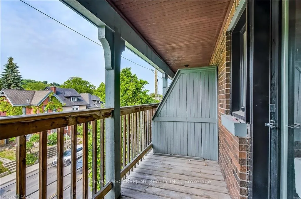 Photo 6 of Unit 4, 312 Aberdeen Avenue, Hamilton, Kirkendall — HOMEH