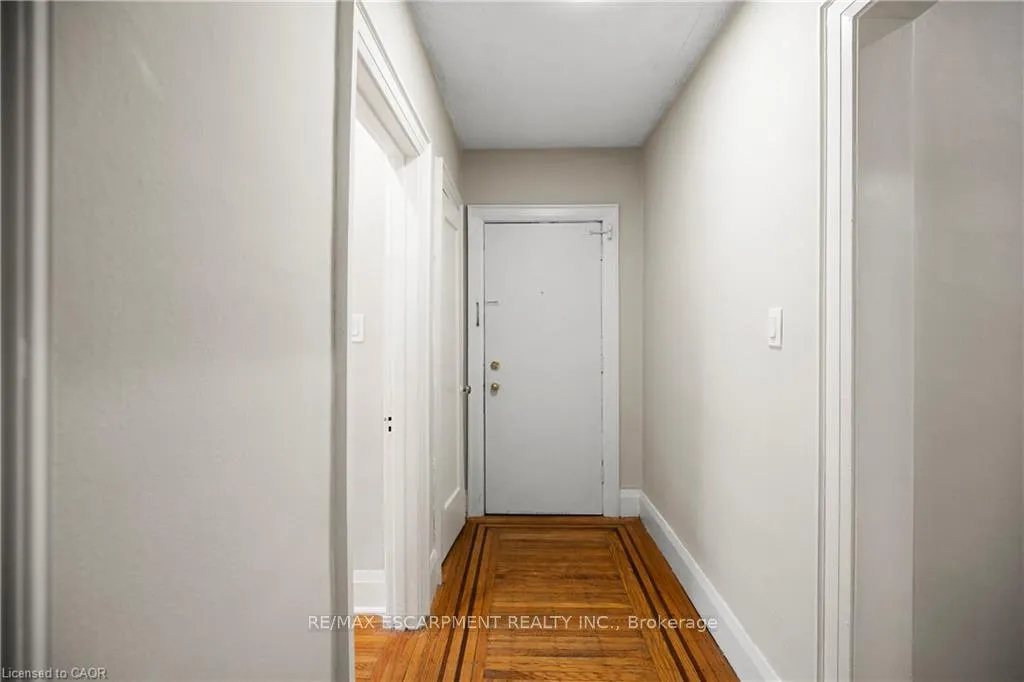 Photo 10 of Unit 4, 312 Aberdeen Avenue, Hamilton, Kirkendall — HOMEH