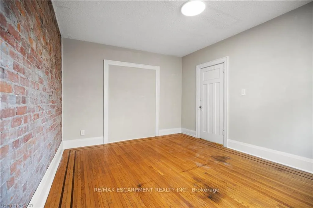 Photo 15 of Unit 4, 312 Aberdeen Avenue, Hamilton, Kirkendall — HOMEH