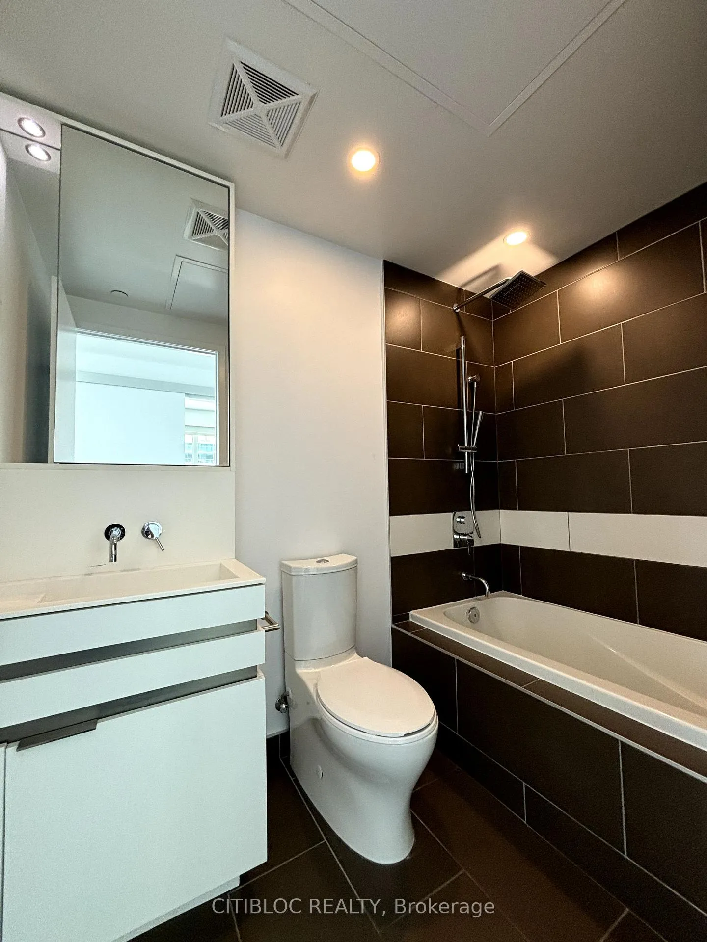 Photo 2 of Unit 1409, 197 Yonge Street, Toronto, Church-Yonge Corridor — HOMEH