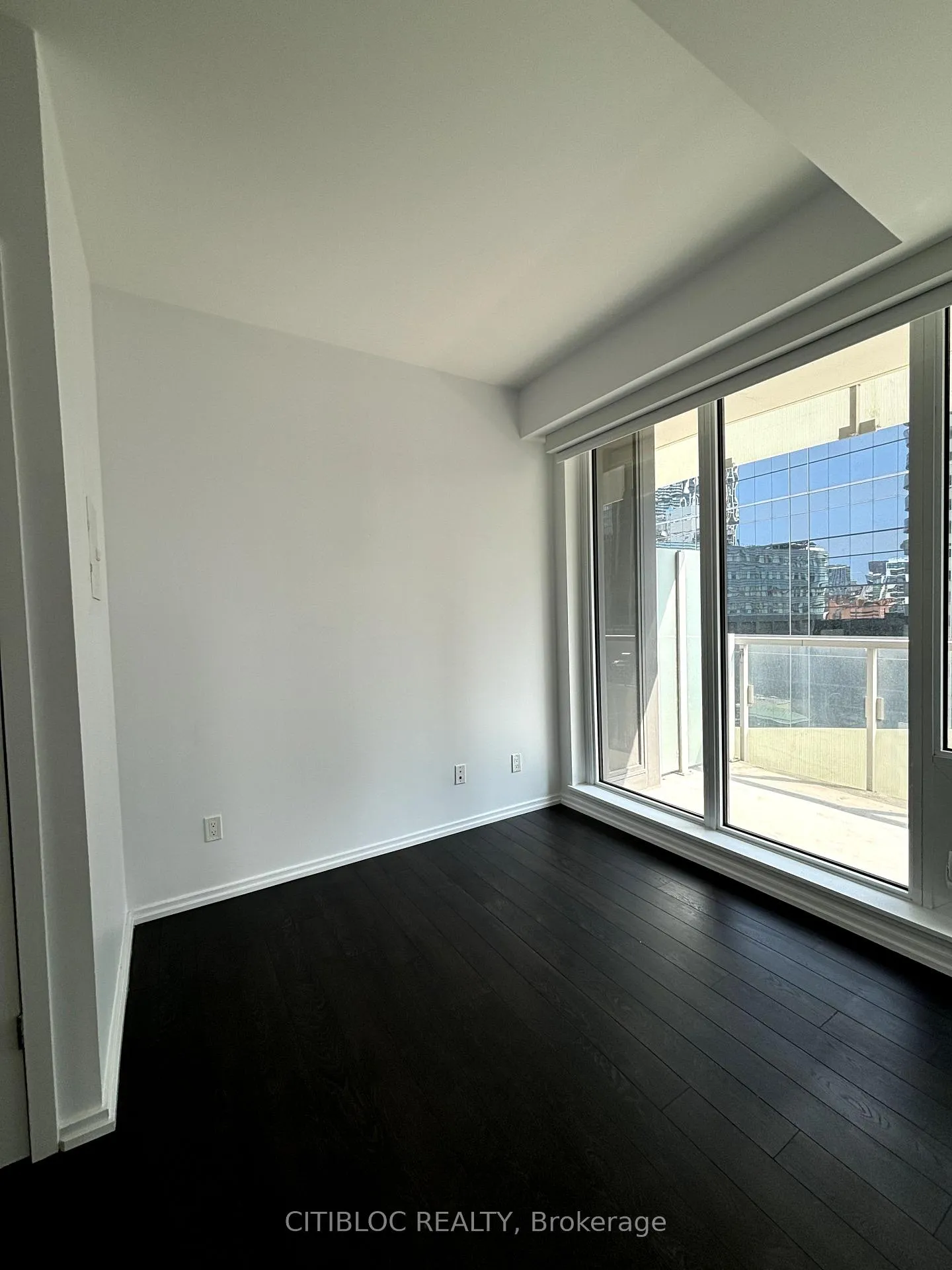 Photo 5 of Unit 1409, 197 Yonge Street, Toronto, Church-Yonge Corridor — HOMEH