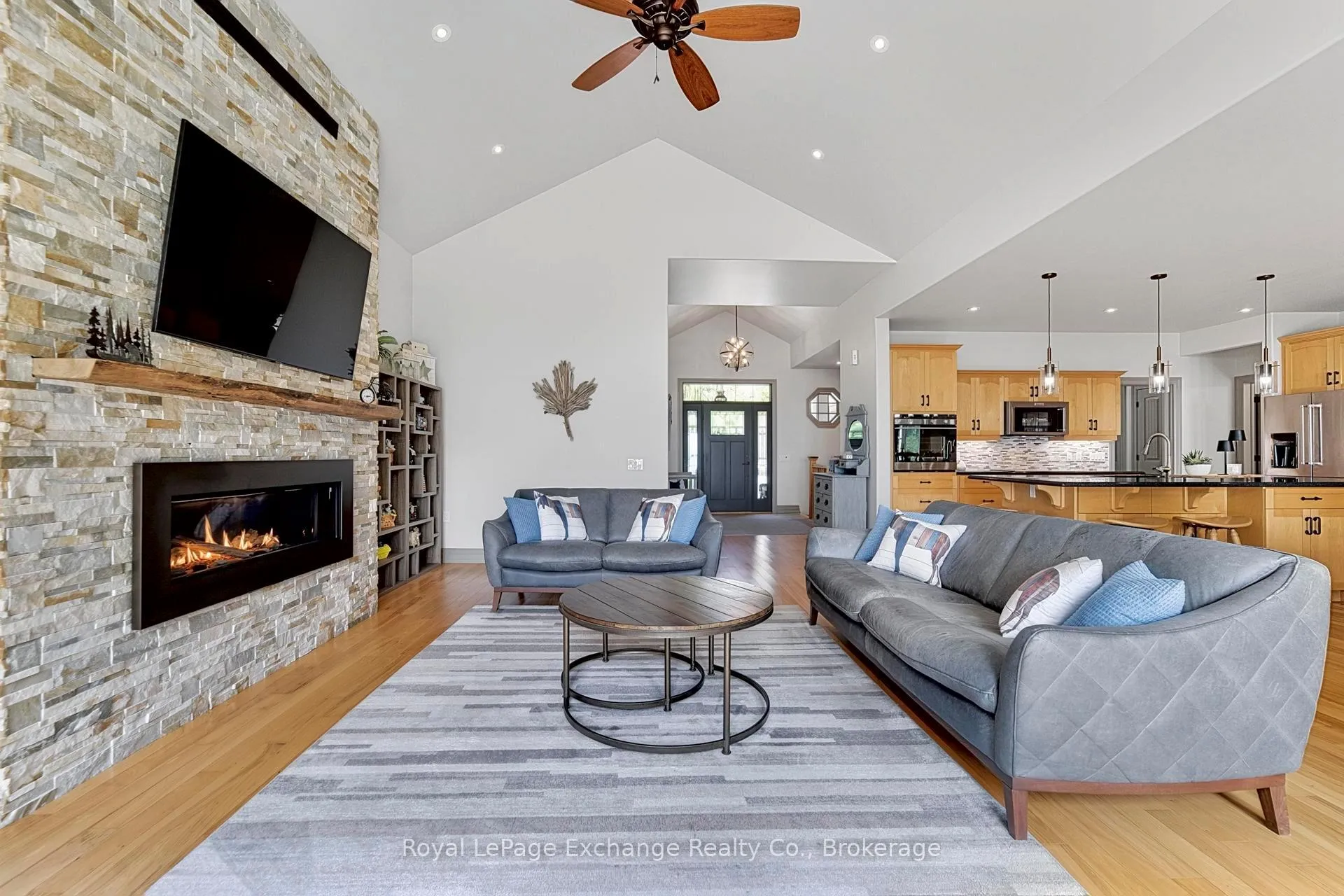 Photo 11 of 223 Upper Lorne Beach Road, Kincardine — HOMEH