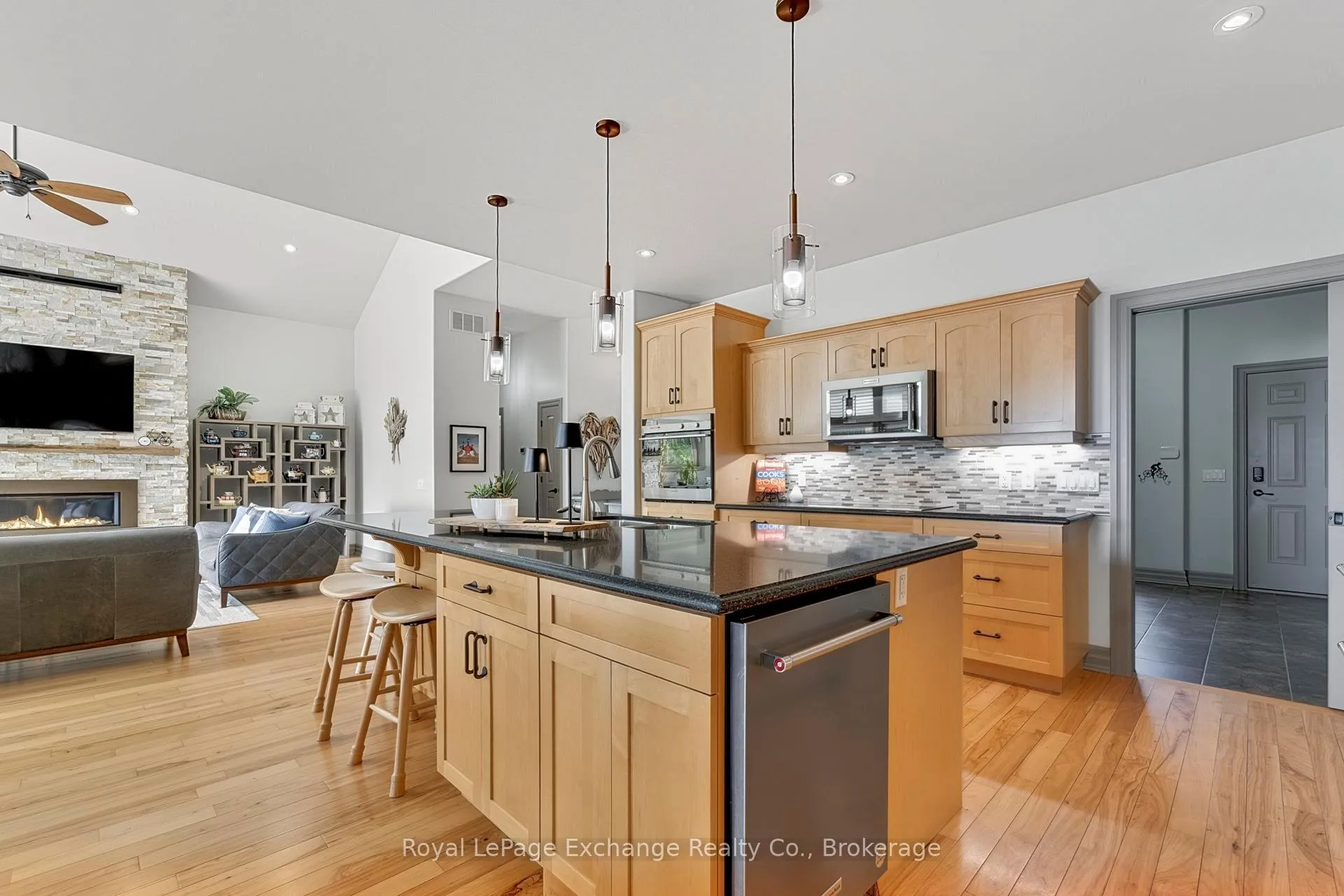 Photo 17 of 223 Upper Lorne Beach Road, Kincardine — HOMEH