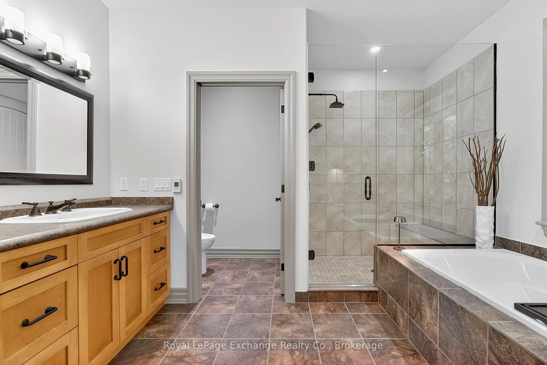 Photo 25 of 223 Upper Lorne Beach Road, Kincardine — HOMEH