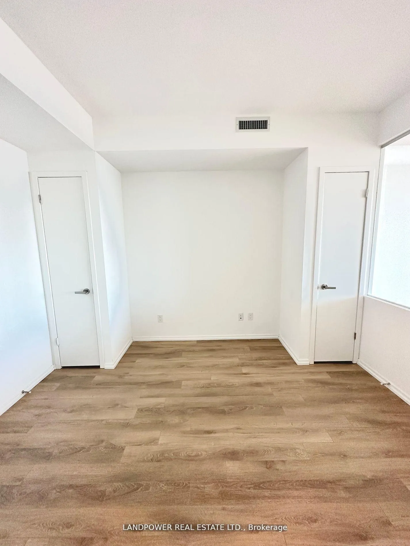 Photo 8 of Unit 3303, 197 Yonge Street, Toronto, Church-Yonge Corridor — HOMEH